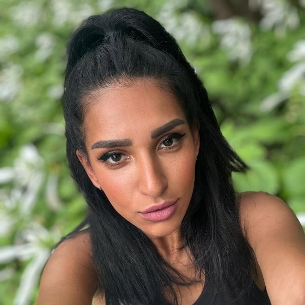 Huda El-Mufti's sister