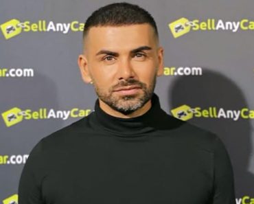 Saygin Yalcin Age, Biography
