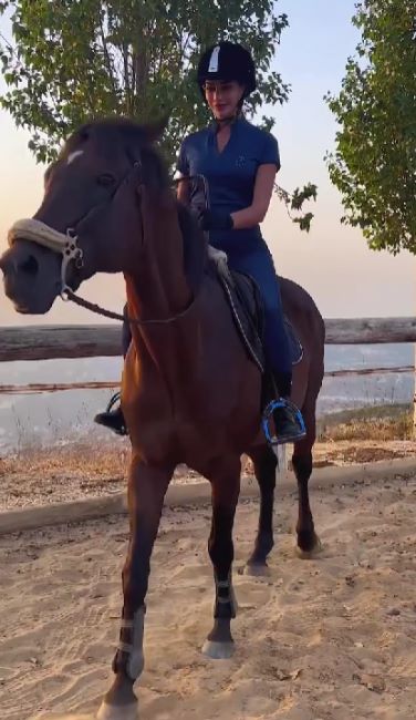 Dalida Khalil riding a horse