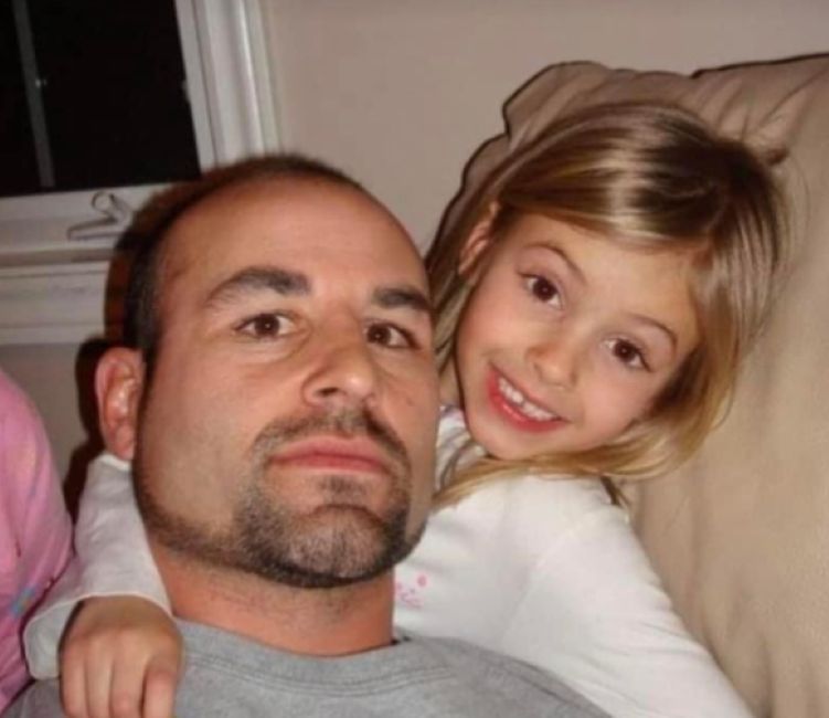 Eva Cudmore with her father during her childhood