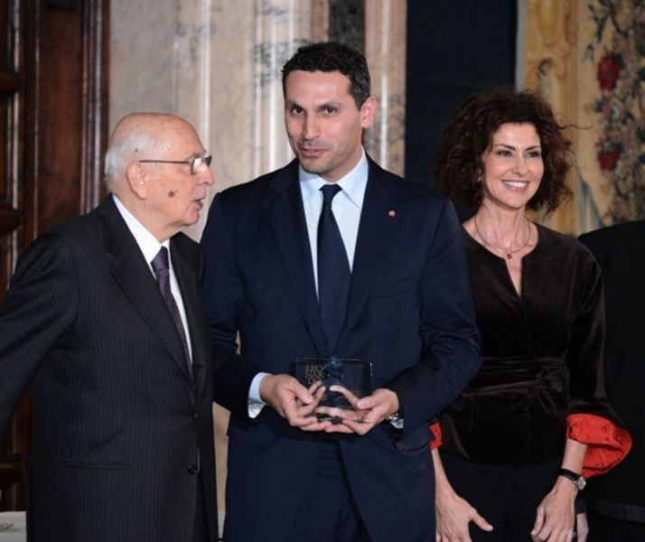 Khaldoon Al Mubarak (centre) getting honored with the Commander of the Star of the Order of the Italian Solidarity in 2007