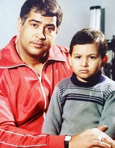 Mohammed Tharwat's childhood photo with his father