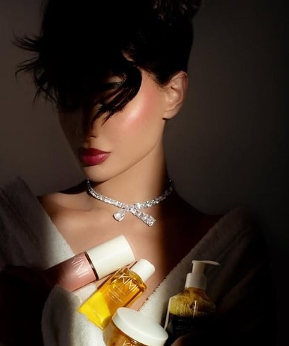 Rawan Bin Hussain with her skincare products