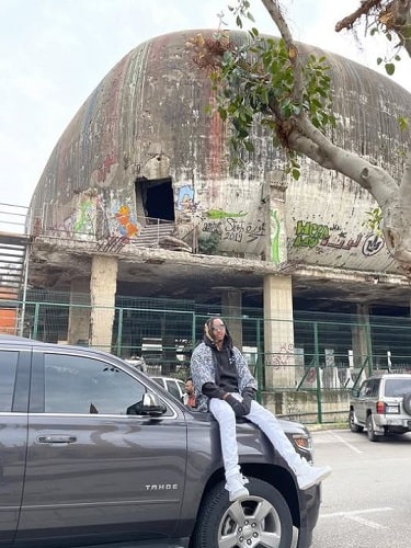 Freek with his Chevrolet Tahoe car