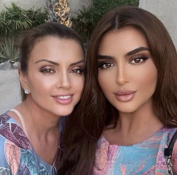 Mahra Al Maktoum with her mother