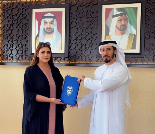 Marha Al Maktoum with the certificate of completion of the Accelerated Leadership Onboarding programme from MBRSG