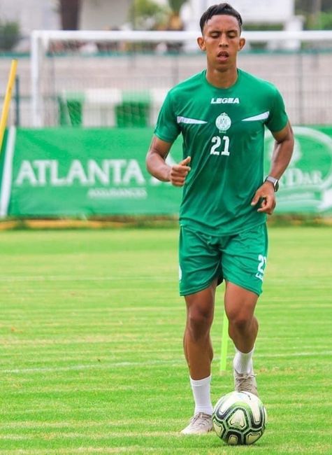Soufiane Rahimi wearing jersey number 21, representing Raja Club Athletic