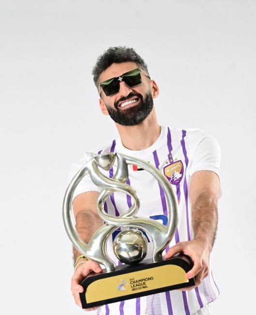 Yahia Nader holding the AFC Champions League trophy (2024)