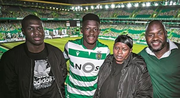 Nuno Mendes with his parents and elder brother