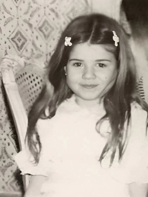 Rania Farid Shawki during her childhood